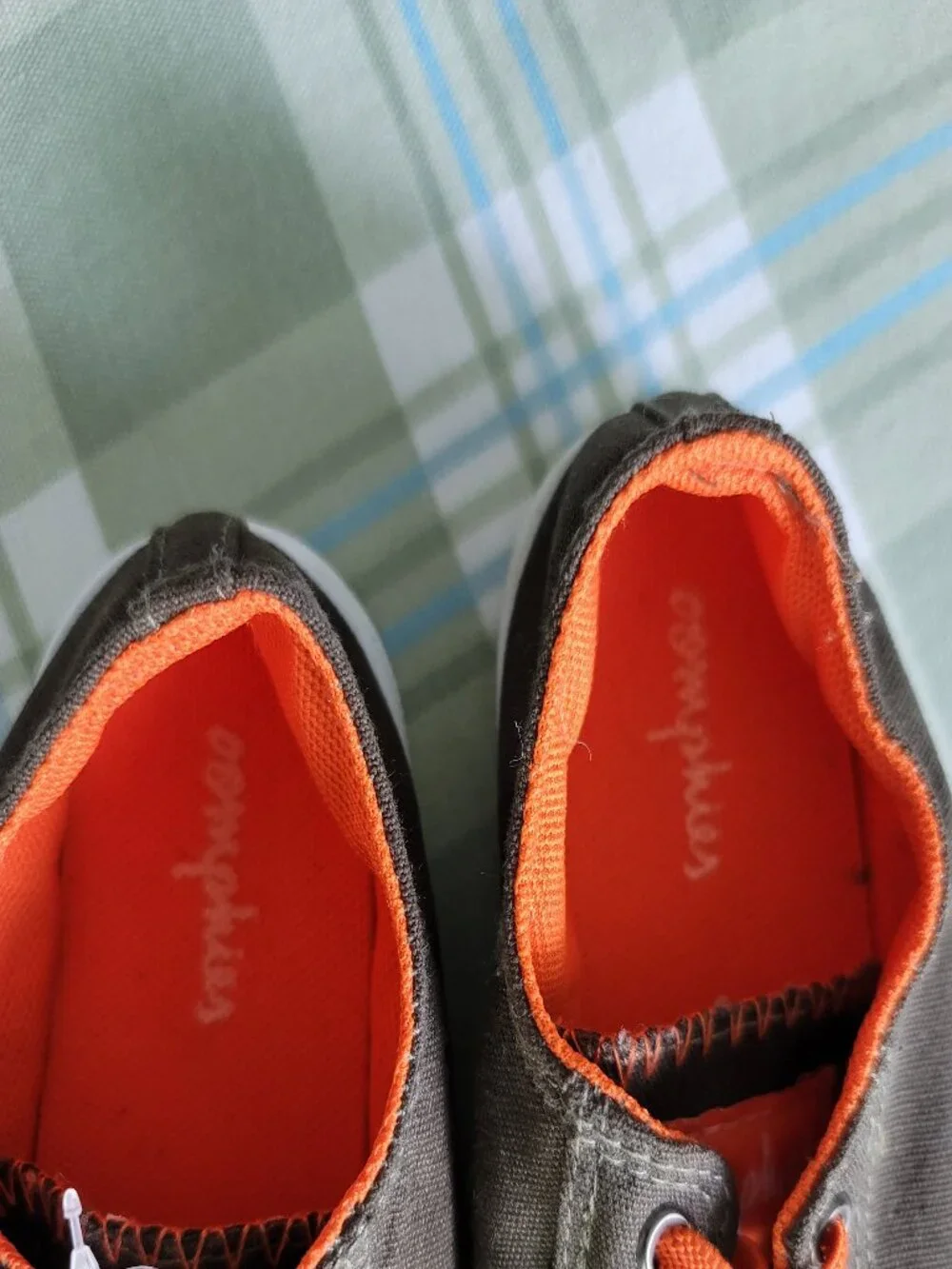 Oomphies sneakers shoes Boy size 12